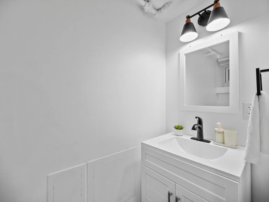 Apartment Shadyside, Pittsburgh, Modern And Quiet 1 Bedroom Unit1 With Free Parking