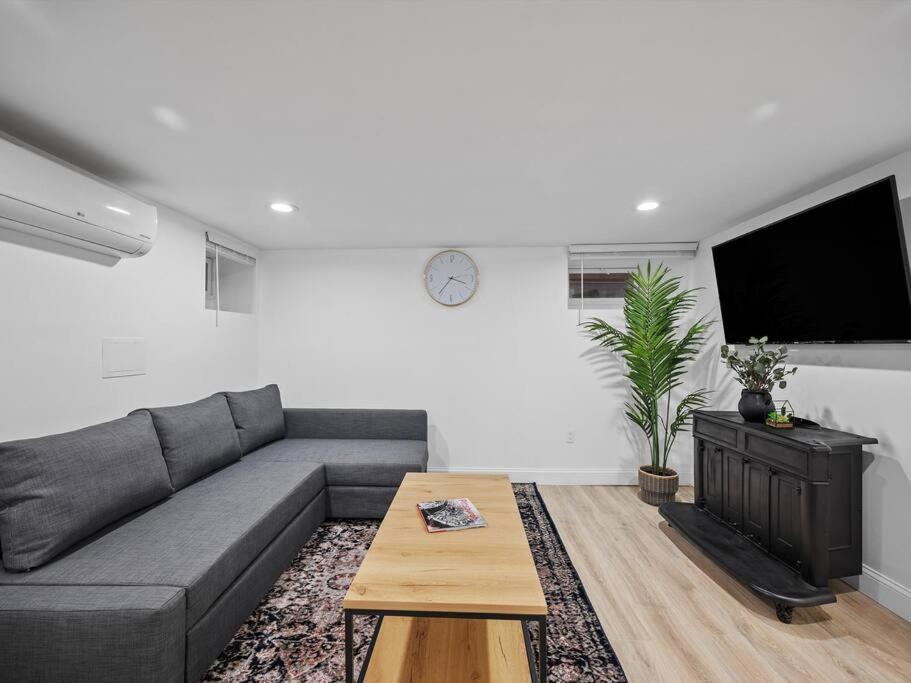 Shadyside, Pittsburgh, Modern And Quiet 1 Bedroom Unit1 With Free Parking *